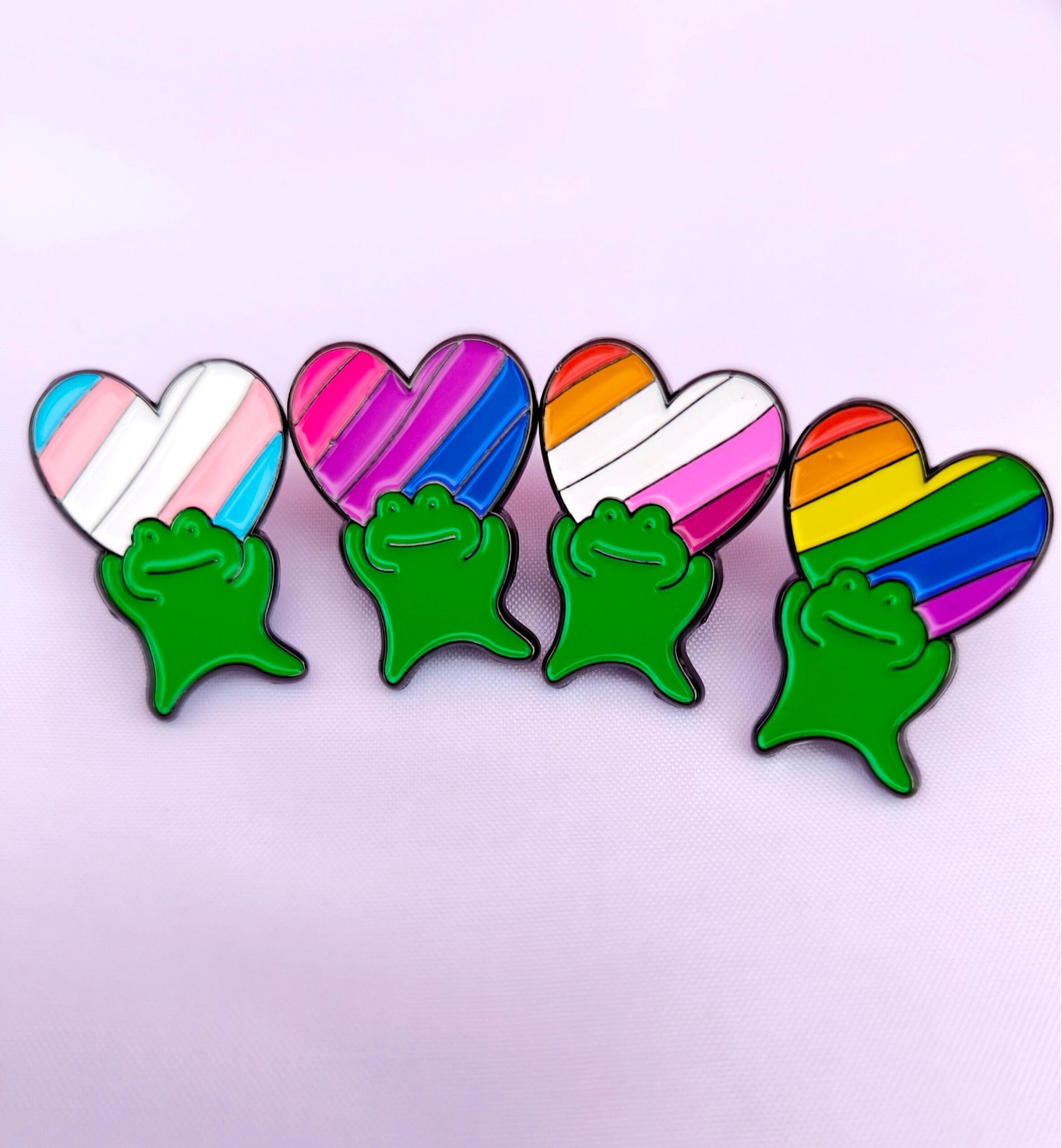 Frog LGBT pins serie